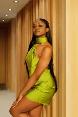 Amira's main photo 3